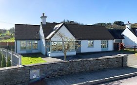 4 Bedroom Holiday Home In Union Hall, West Cork